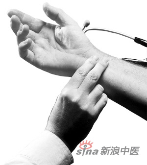 2,三部诊法: 即颈部以人迎,双上肢的寸口和双足背的趺阳三脉,分候