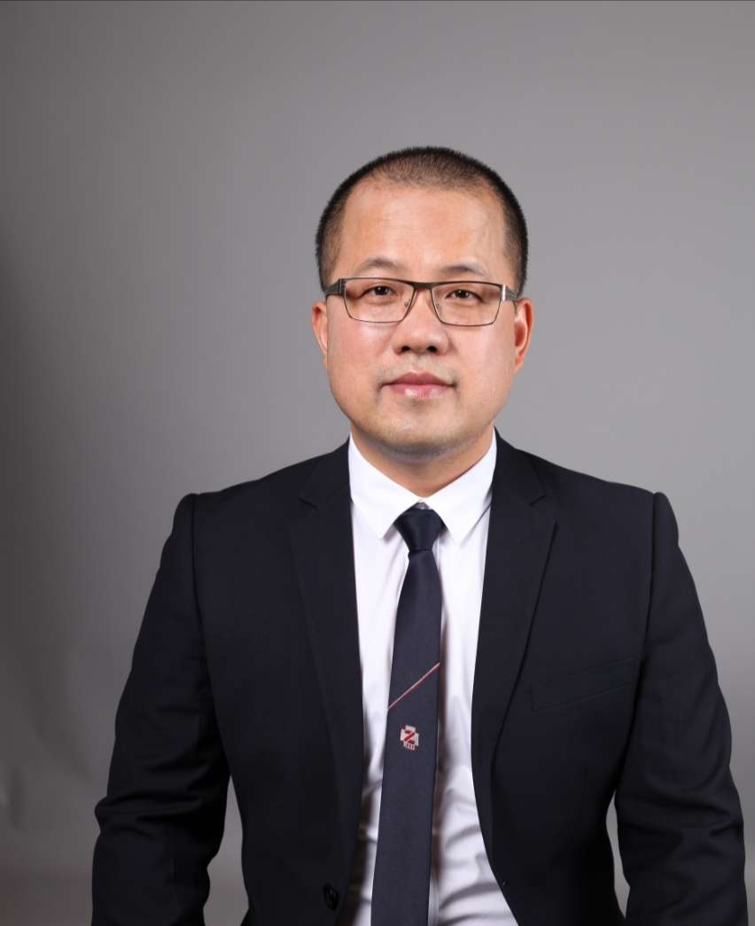 岑航辉