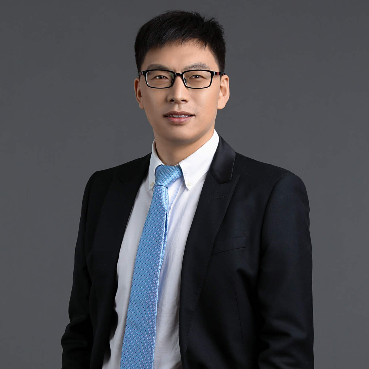 梁成振