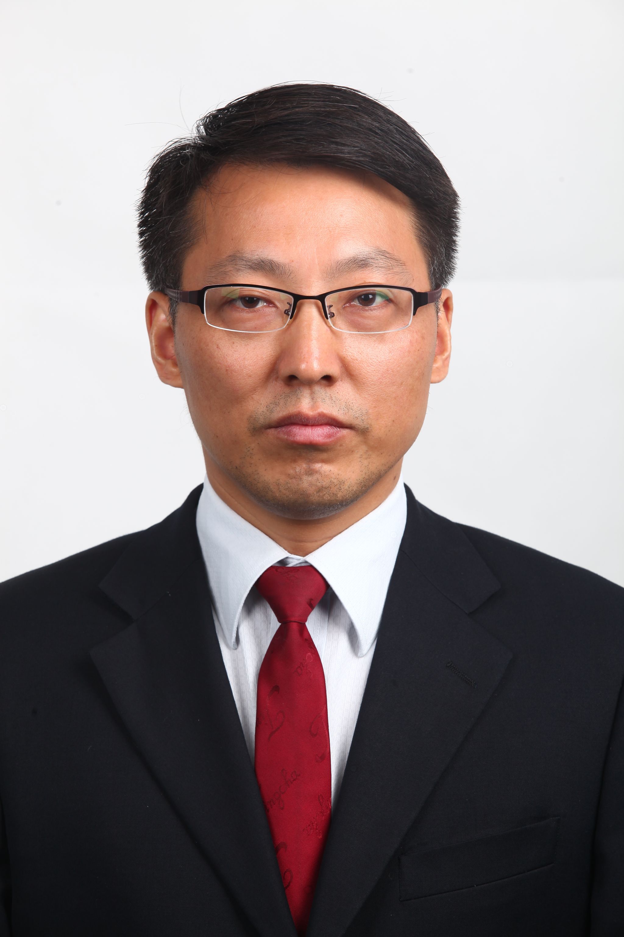 李殿富  李殿富，男