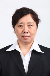 王 彤