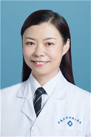 桂嶸