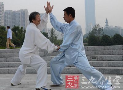 做俯卧撑的标准姿势视频 1416394675165.jpg