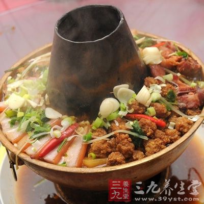 豆浆鸡肉火锅:热量约485大卡