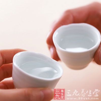 六斤哥喝酒赴医院洗胃