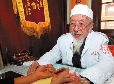 綠豆湯冬天蓮子小米粥 國家級名中醫裘昌林,72歲,上週三在胡慶餘堂