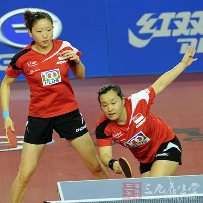 乒乓球怎么打拉球 1425002802211.jpg