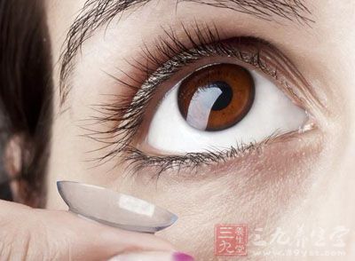什么时候清洗隐形眼镜 1439974575343.jpg