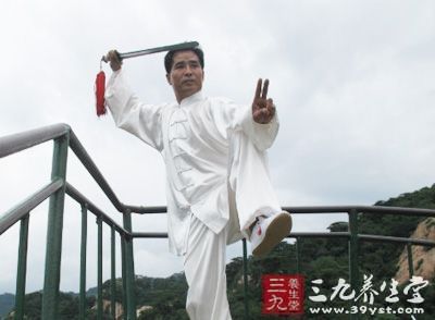 太极拳视频 杨氏85式太极拳教学(九) 太极拳视频 杨氏85式太极拳教学(九)