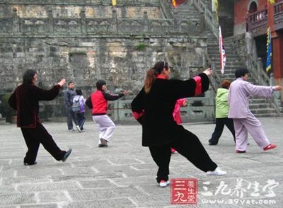 太极拳视频 杨氏85式太极拳教学(八) 太极拳视频 杨氏85式太极拳教学(八)