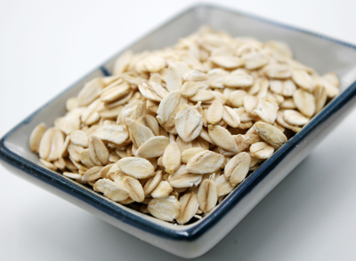 臨床數(shù)據(jù)顯示，每日食用50g燕麥可使經(jīng)期不規(guī)律風(fēng)險(xiǎn)下降22%(《營(yíng)養(yǎng)學(xué)前沿》期刊)