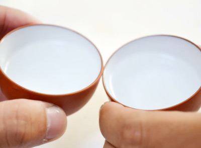 白酒等蒸餾酒雖然本身嘌呤含量低，但酒精進入人體后，會促進嘌呤代謝為尿酸，同時抑制尿酸排泄，間接導致尿酸水平升高