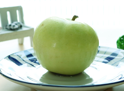 蘋果是最常見也最適合產(chǎn)婦的水果之一，性溫和，營養(yǎng)豐富