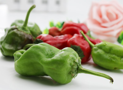 辣椒、花椒、芥末等辛辣調料能為菜肴增添獨特風味，但對腸胃來說卻是“刺激劑”