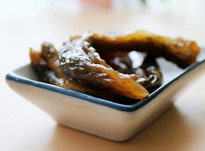 每天攝入腌菜不超過30克，搭配新鮮蔬菜食用，既能增添風(fēng)味，又能平衡營(yíng)養(yǎng)