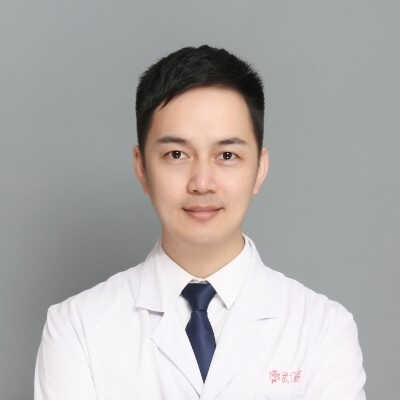 吴闯 