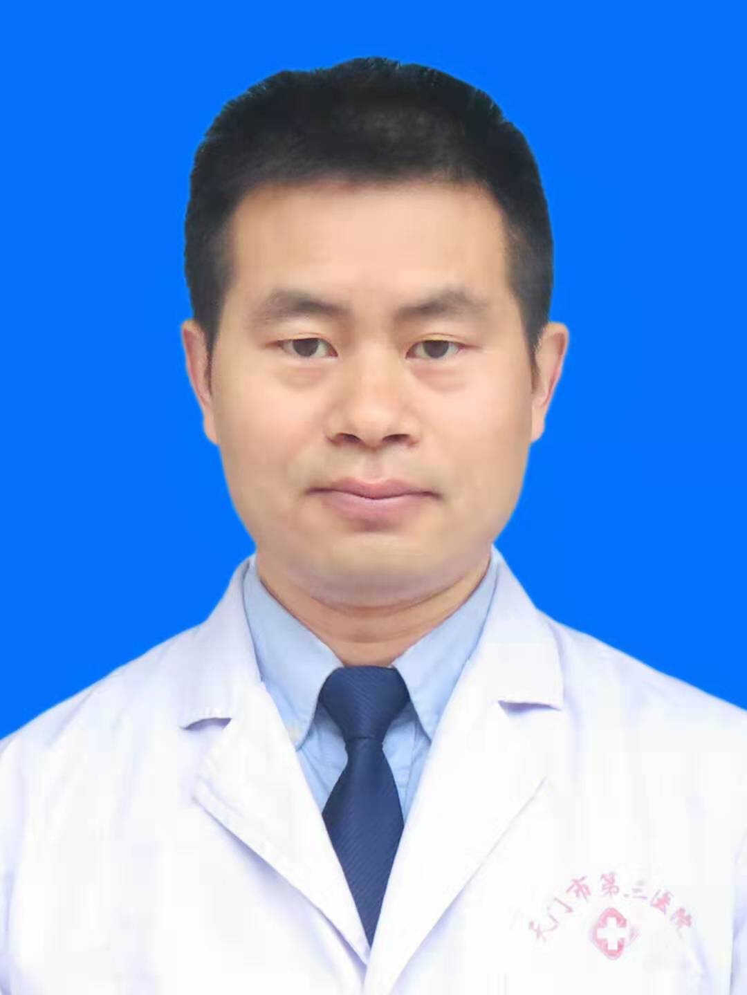 杨群 