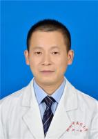 伍春華 
