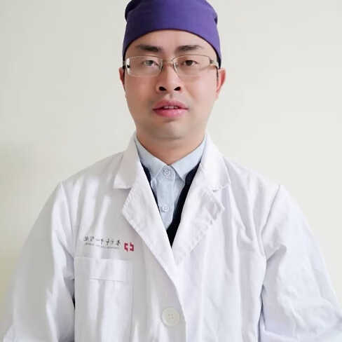 邓明辉 