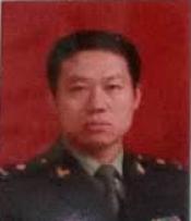 周冰 