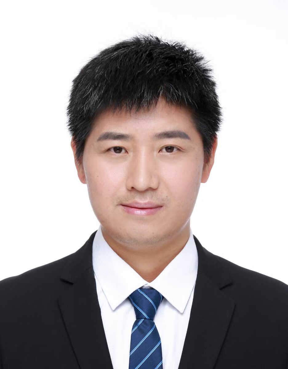 巩伦礼 