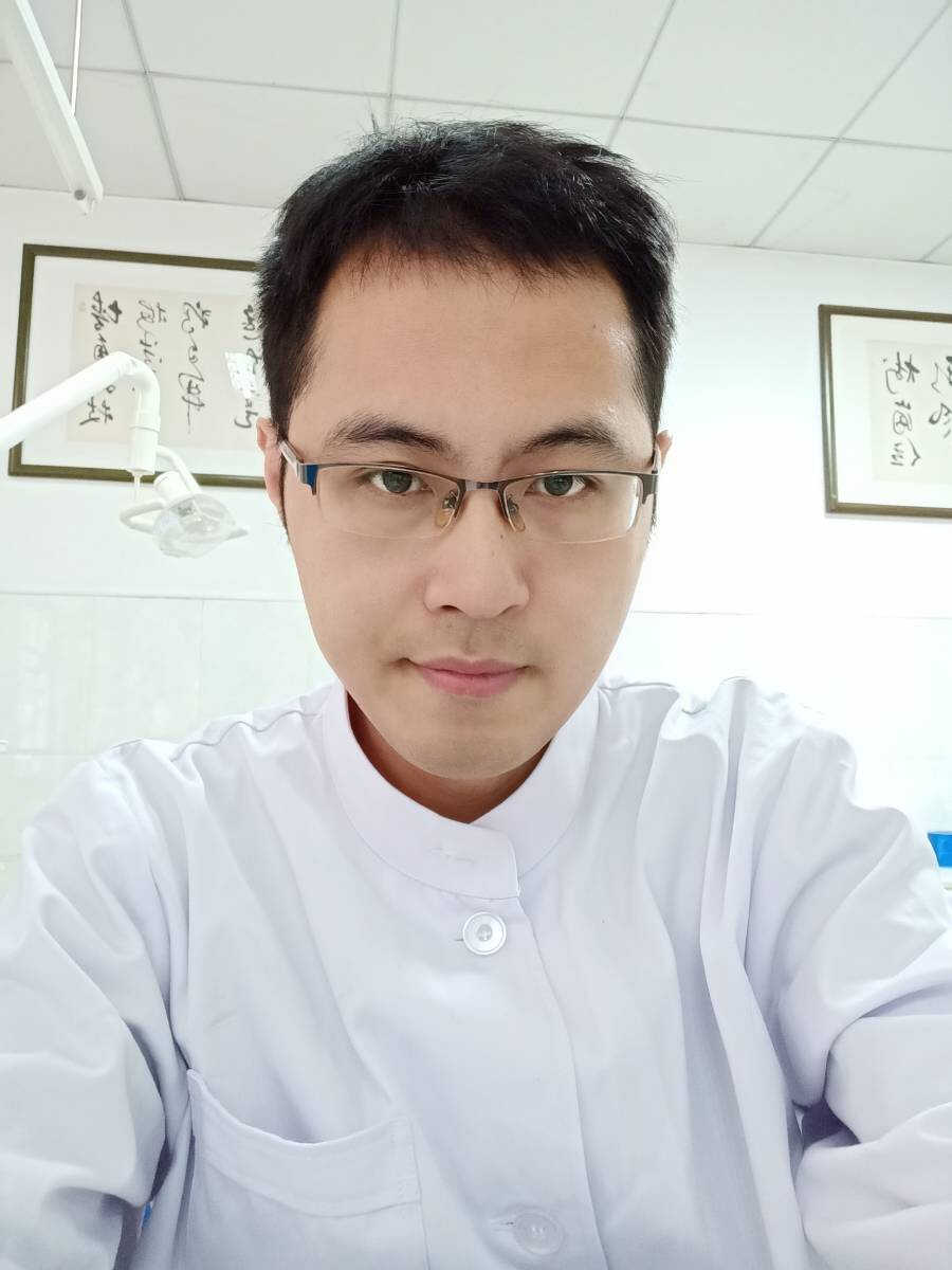 高华东 