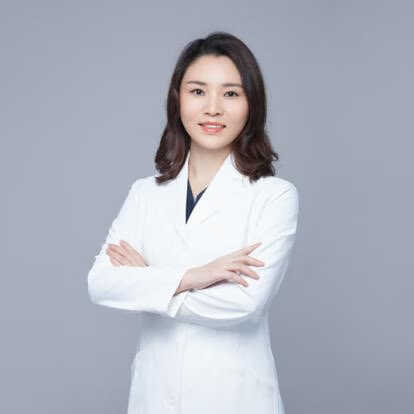 吕倩雯 