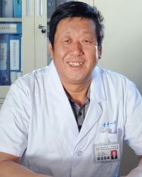 柳新华 