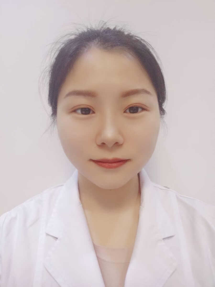 王春梅 