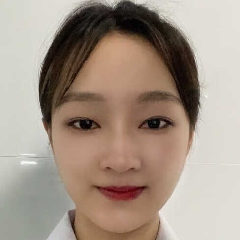 万莹莹 
