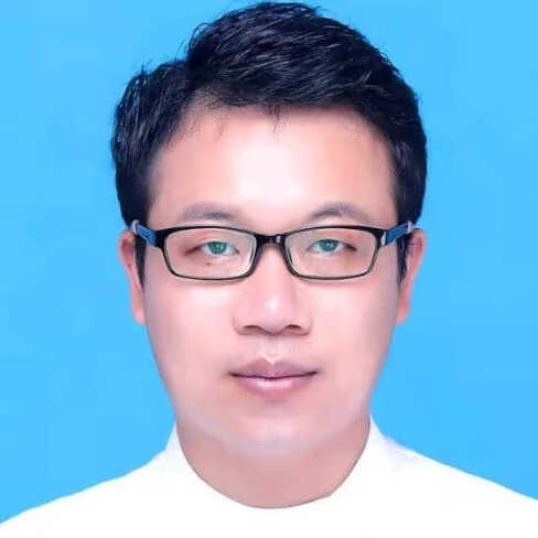 卢洋 