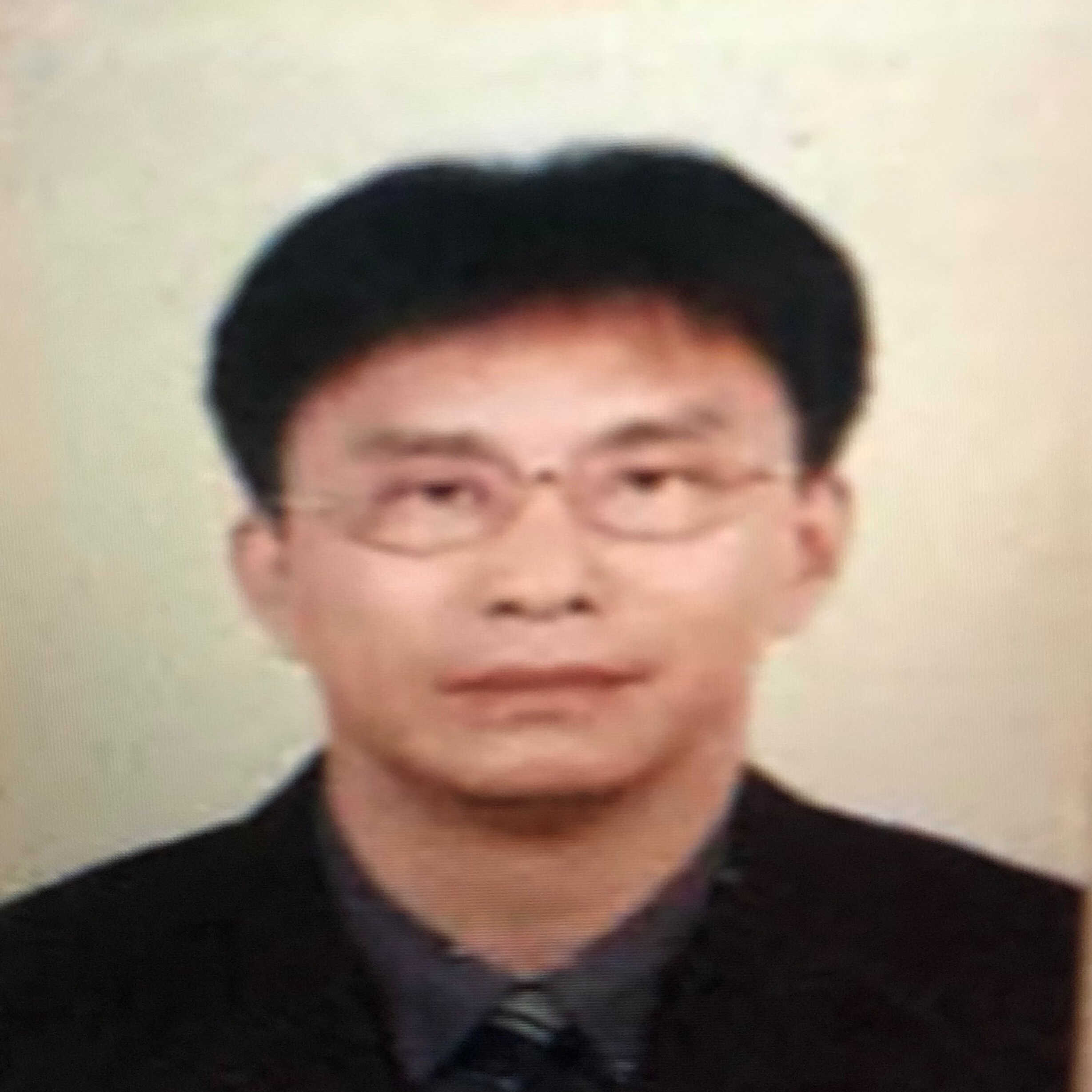 卢争鸣 