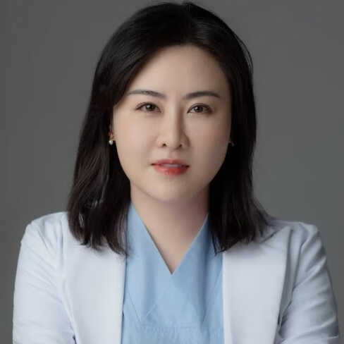 刘滢 