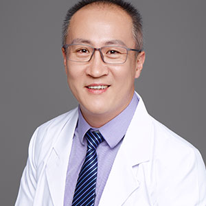 王毅 