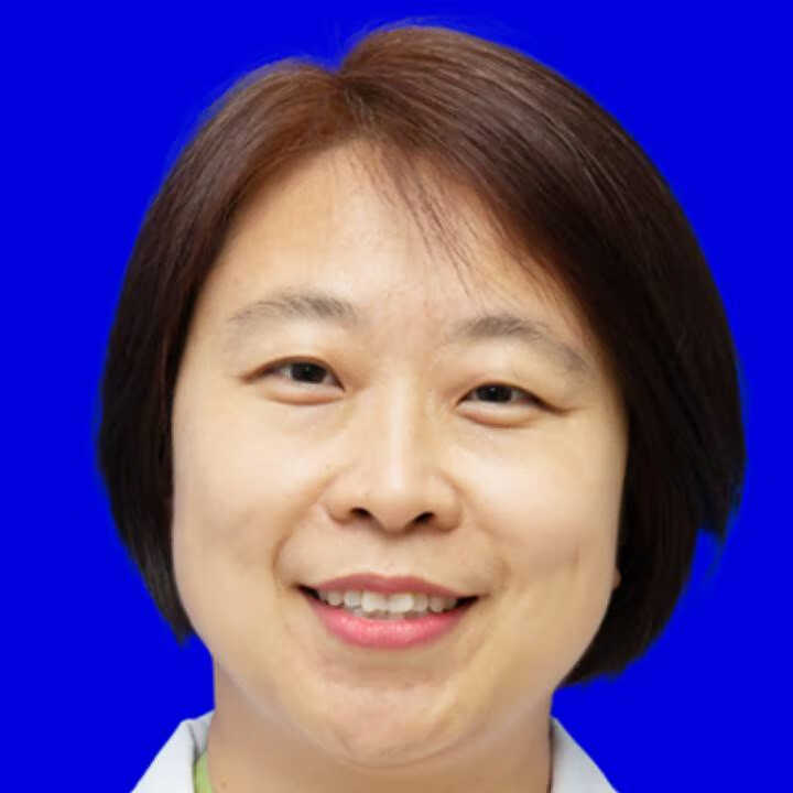 张妍 