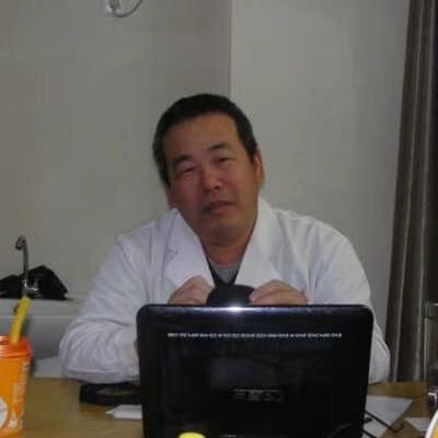 黄志川 