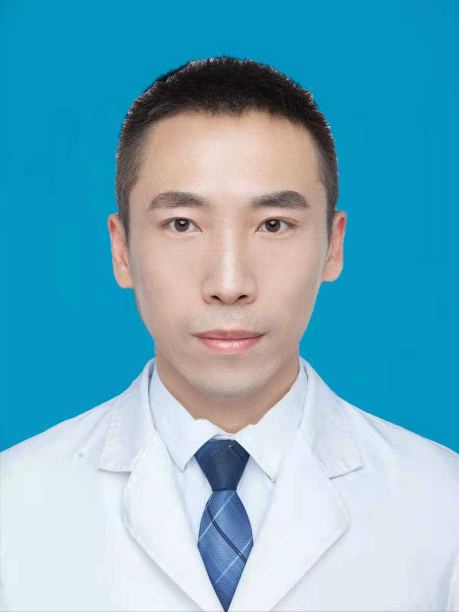 李东 