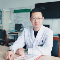 向清平 