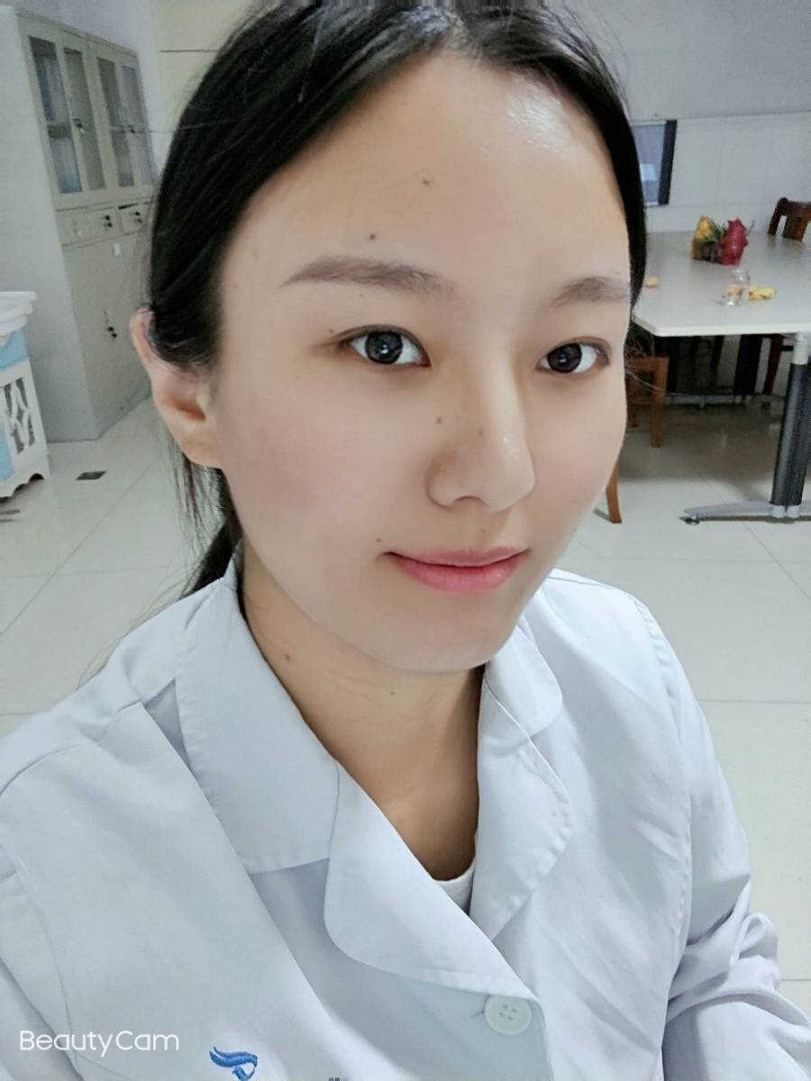 李婷 
