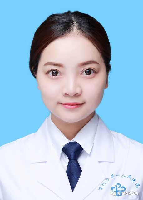 李盈 