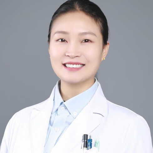李名娟 