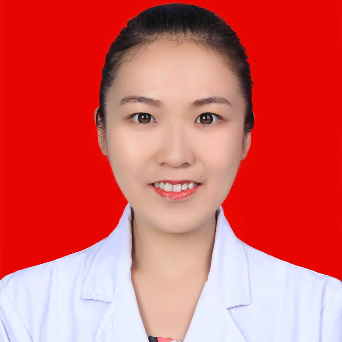 李莉 