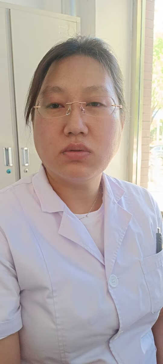 王晶 
