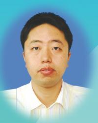 刘伦 