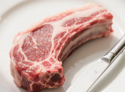 雖然羊肉營養(yǎng)豐富、功效顯著，但也不宜過量食用