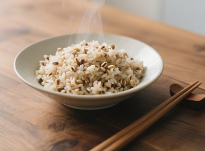 糙米保留了米糠、胚芽等部分，含有大量膳食纖維和多種營養(yǎng)素