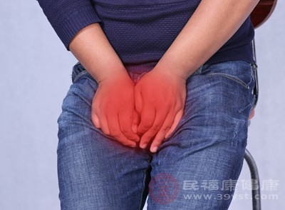 毛囊炎由細(xì)菌感染引起，可發(fā)生于私處毛發(fā)旺盛部位
