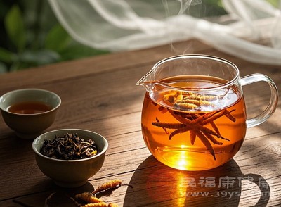 長期堅(jiān)持飲用少量蟲草水，能維持身體的良好狀態(tài)，是一種溫和的養(yǎng)生方式