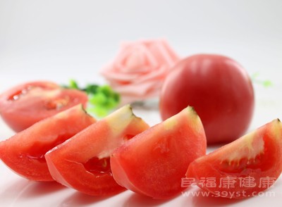 西紅柿還含有膳食纖維，有助于促進(jìn)腸道蠕動，預(yù)防便秘