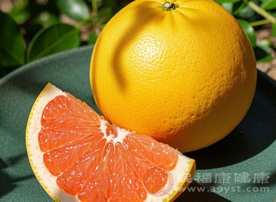 葡萄柚含有豐富的維生素C、果膠和鉀元素